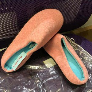 Women's Original Two-Tone Memory Foam Slipper Size 7- 9 us size